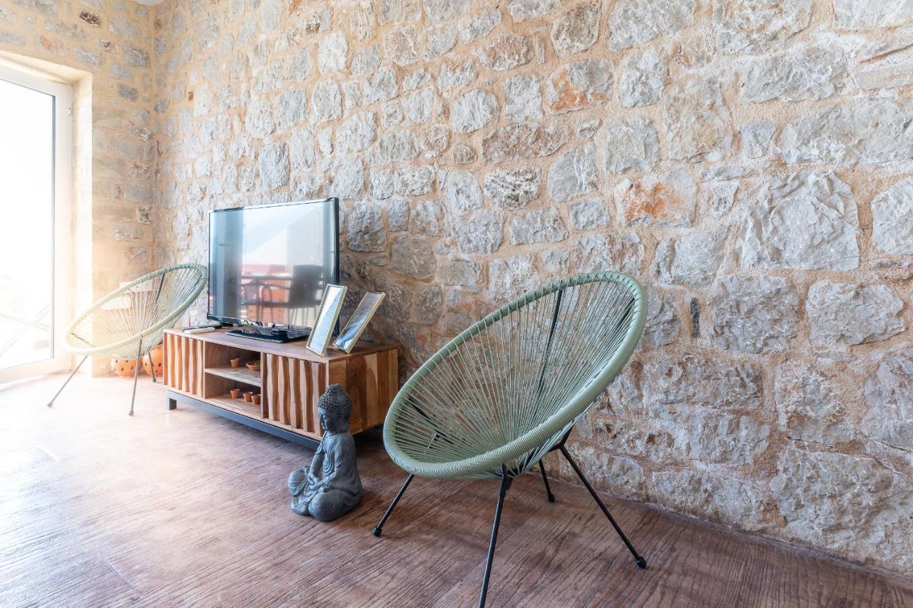 Muses Of Art Villas Afantou Bagian luar foto