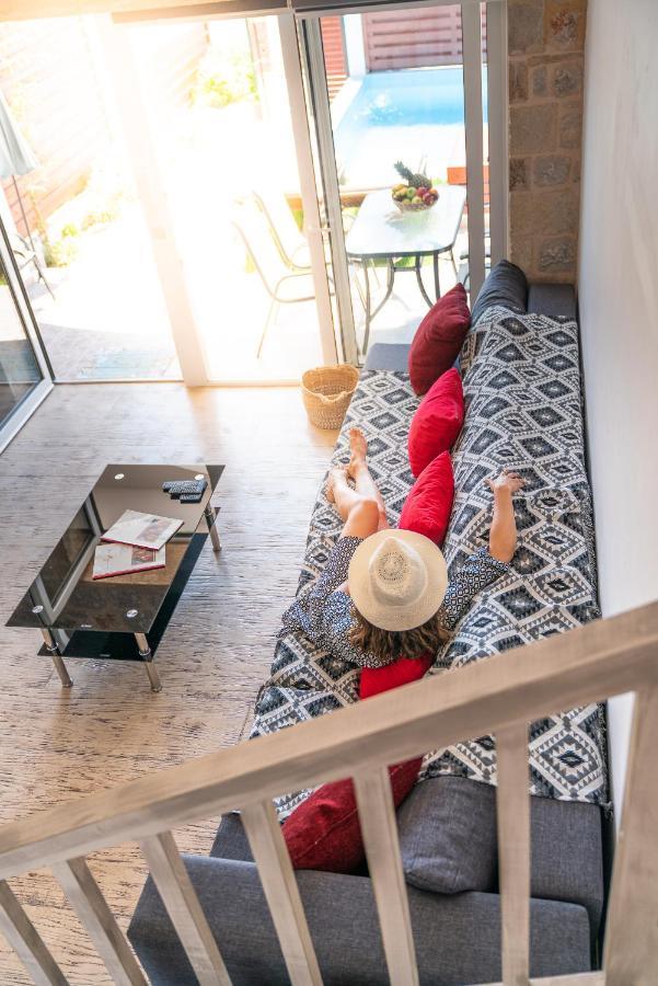 Muses Of Art Villas Afantou Bagian luar foto