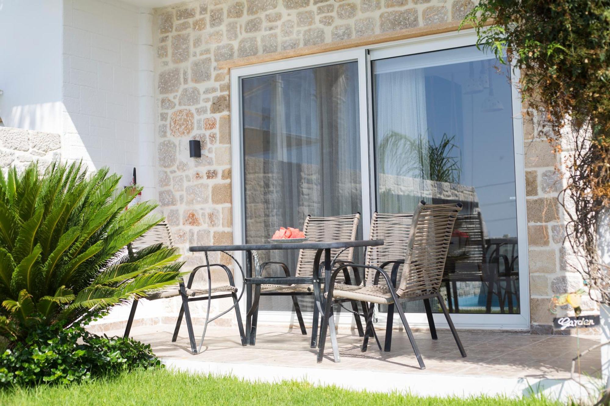 Muses Of Art Villas Afantou Bagian luar foto